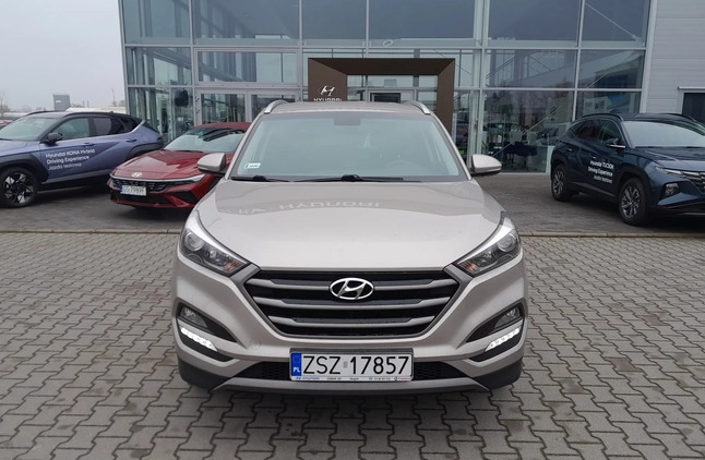 Hyundai Tucson cena 69900 przebieg: 120000, rok produkcji 2016 z Słupsk małe 172